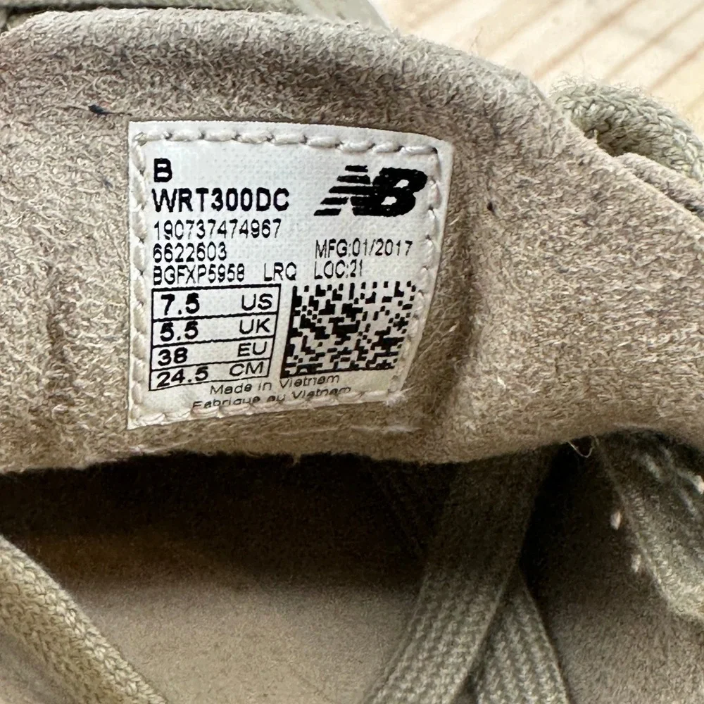 New Balance CRT300 Deconstructed Sneakers Womens 7.5 Olive Green Suede Low Top